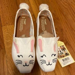 Toms classic bunny face jersey slip on. Size 6.5. New w/ tag & box. COLLECTIBLE